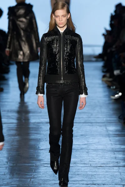Look 7